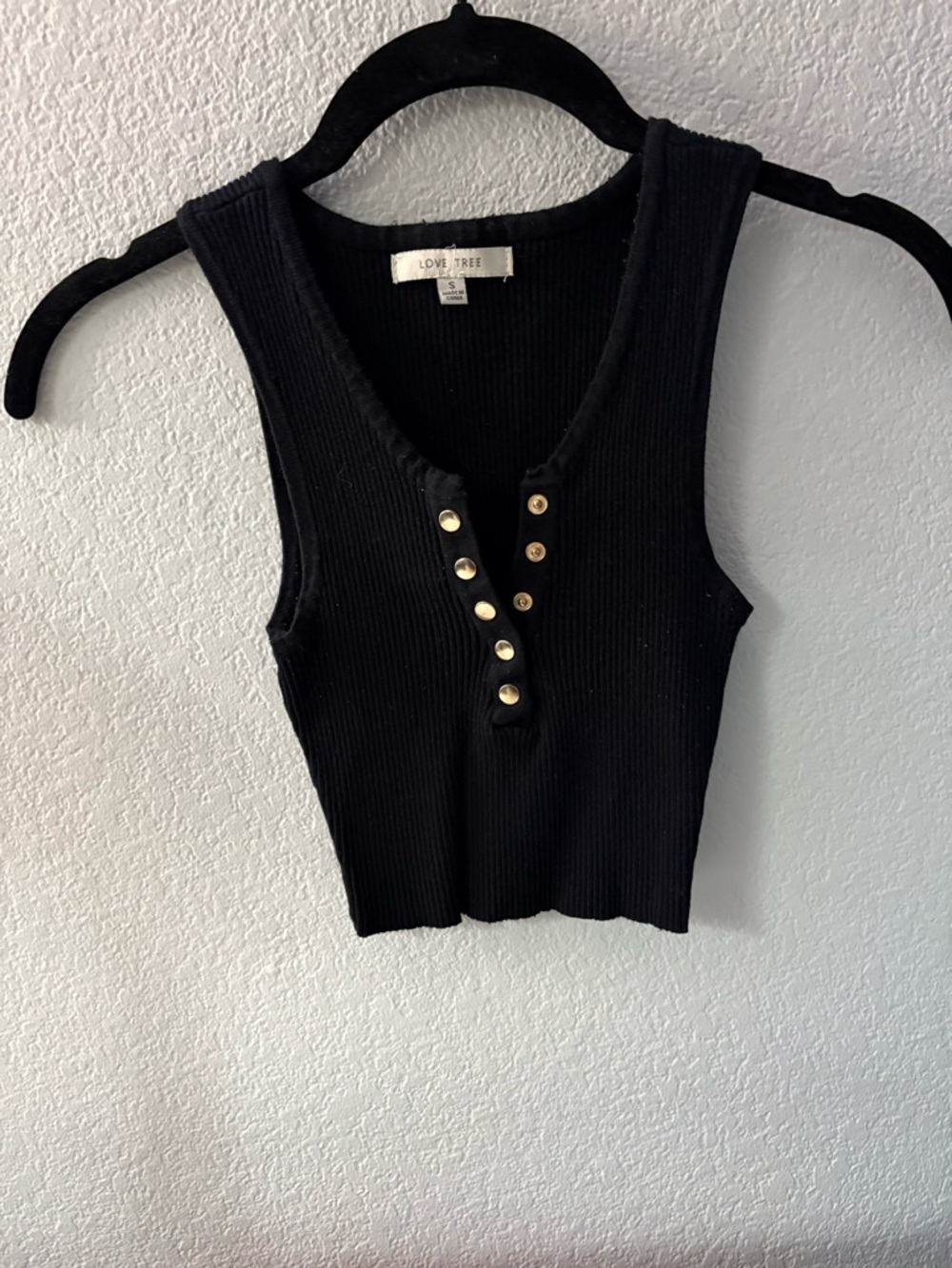 Love Tree Black Ribbed Snap-Button Tank